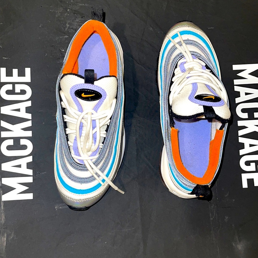 Nike. 5y. White, Orange , Silver , & Black.